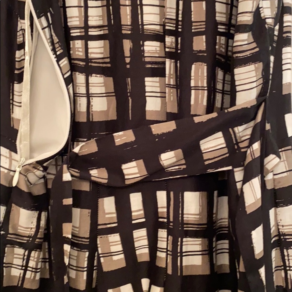 Casual dress - Picture 9 of 13